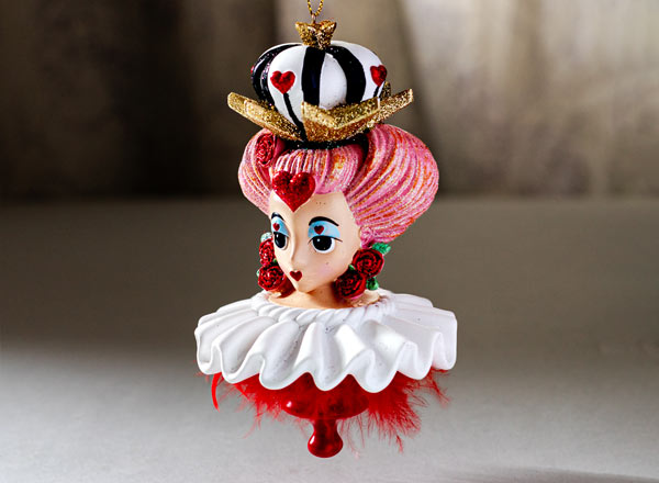 Елочная игрушка Королева в шляпе