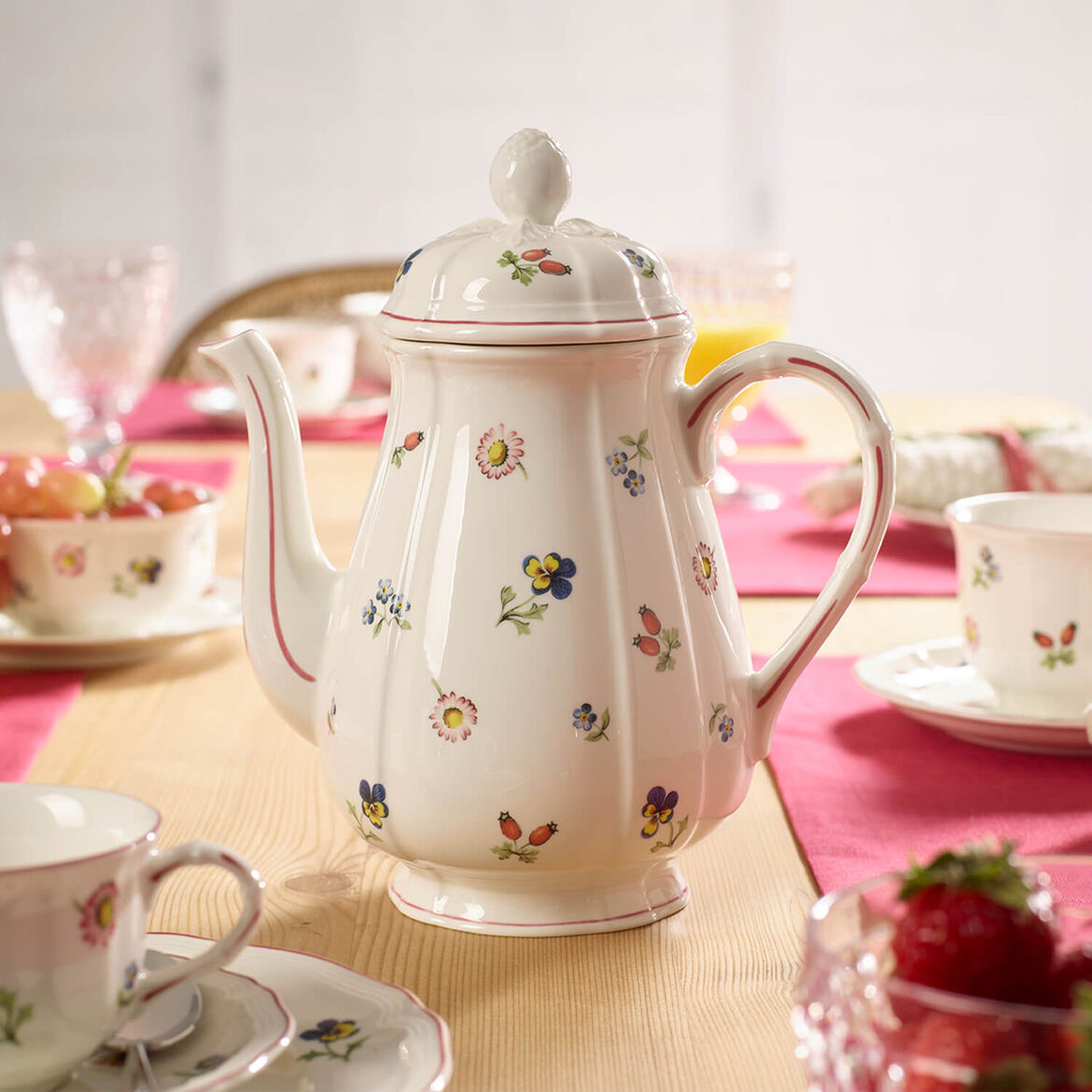 Чайник «Petite Fleur» Фарфор. 1250 мл.