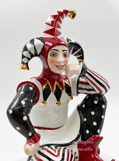 Шкатулка «с шутом» Фарфор. 220 x 134 мм.