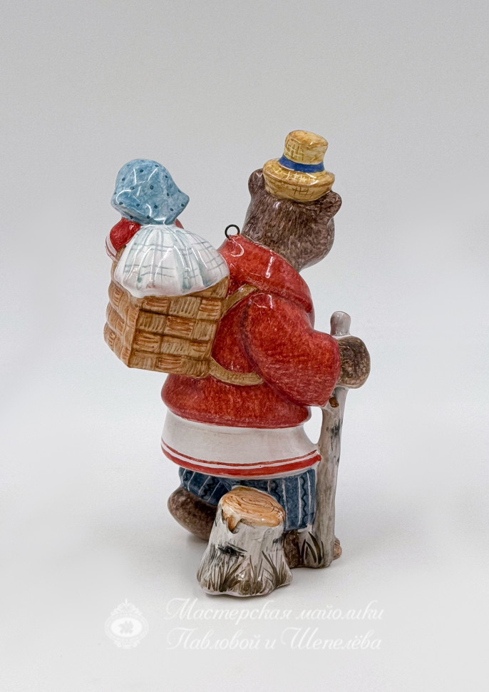 Елочная игрушка «Маша с медведем» Майолика. 55 x 120 мм.