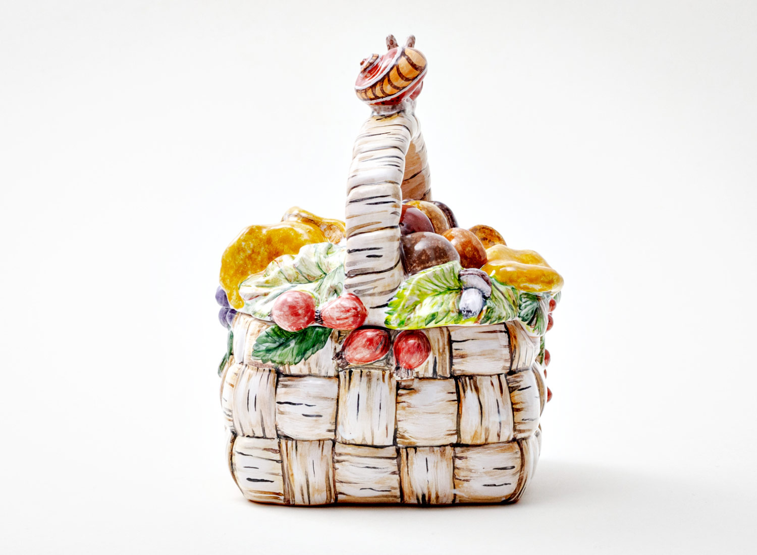 Шкатулка «Корзина с грибами» Форма: Корзина с грибами. Майолика. 125 x 140 x 180 мм.