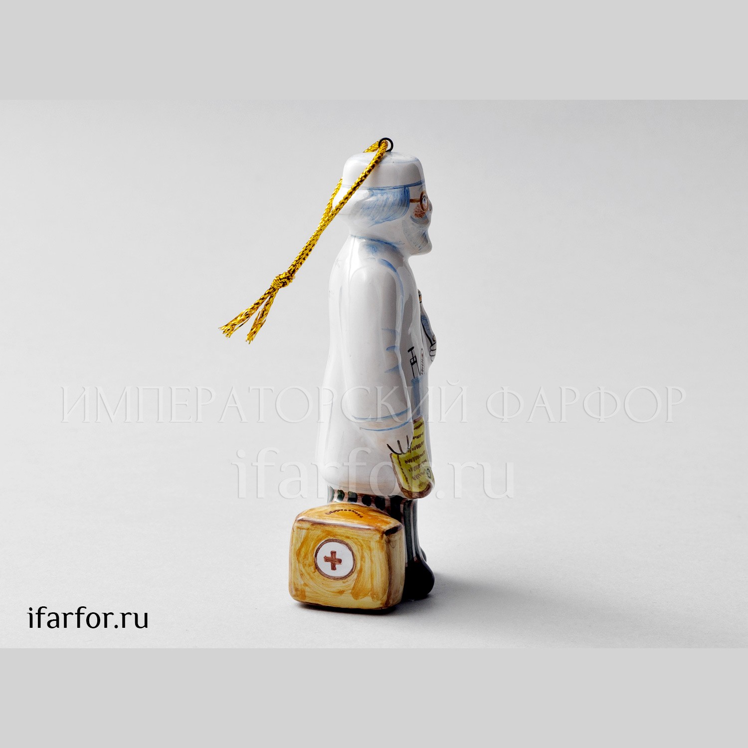 Елочная игрушка «Айболит» Форма: Айболит. Майолика. 55 x 115 мм.