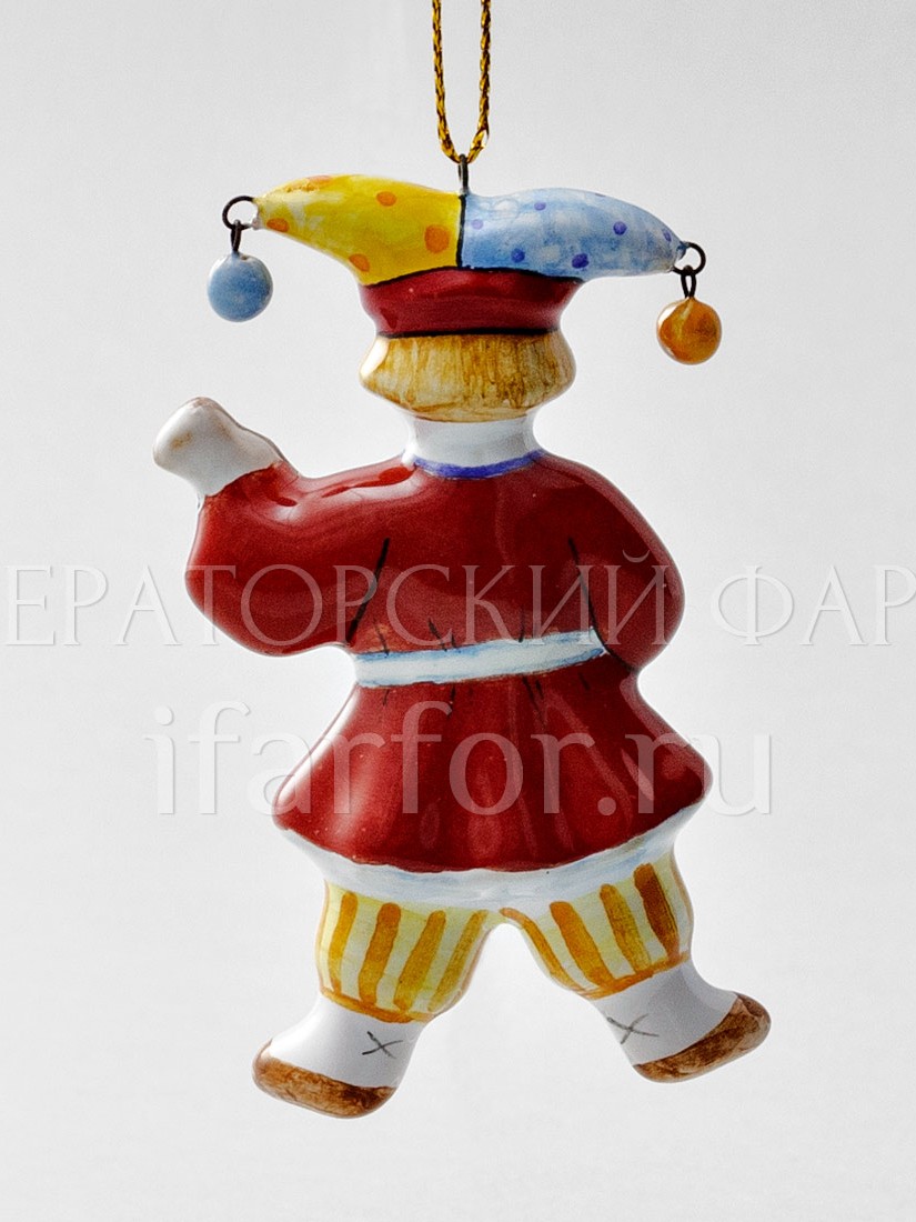 Елочная игрушка «Скоморох с балалайкой» Форма: Скоморох с балалайкой. Майолика. 55 x 80 мм.
