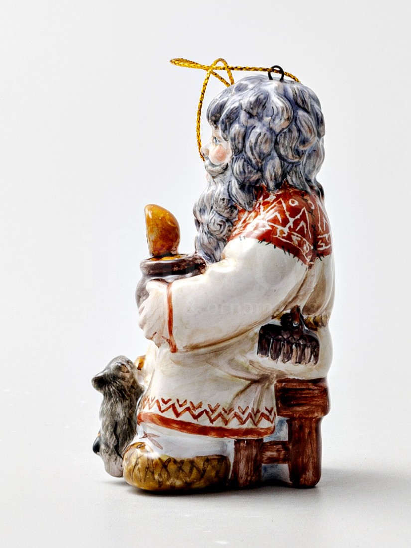 Елочная игрушка «Домовой» Форма: Домовой. Майолика. 50 x 85 мм.