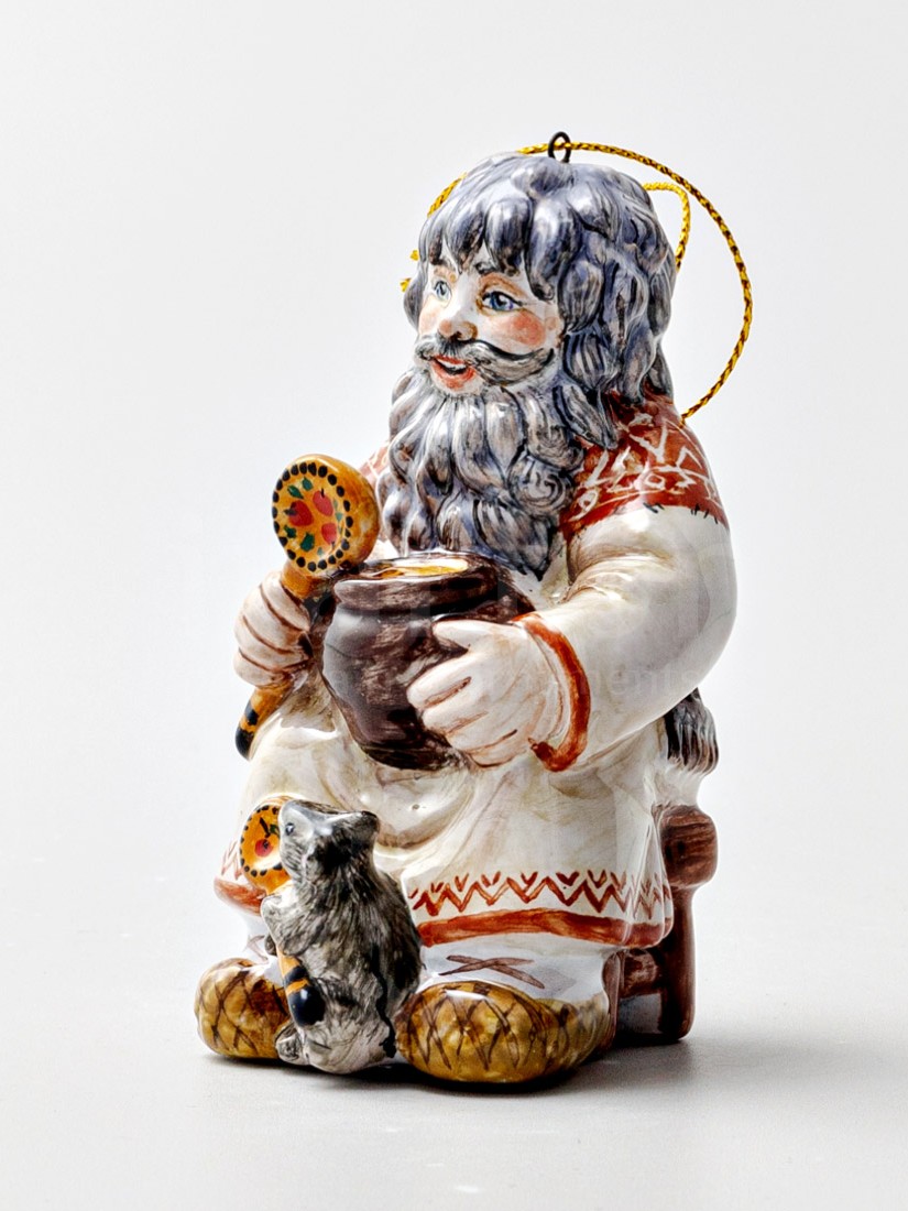 Елочная игрушка «Домовой» Форма: Домовой. Майолика. 50 x 85 мм.