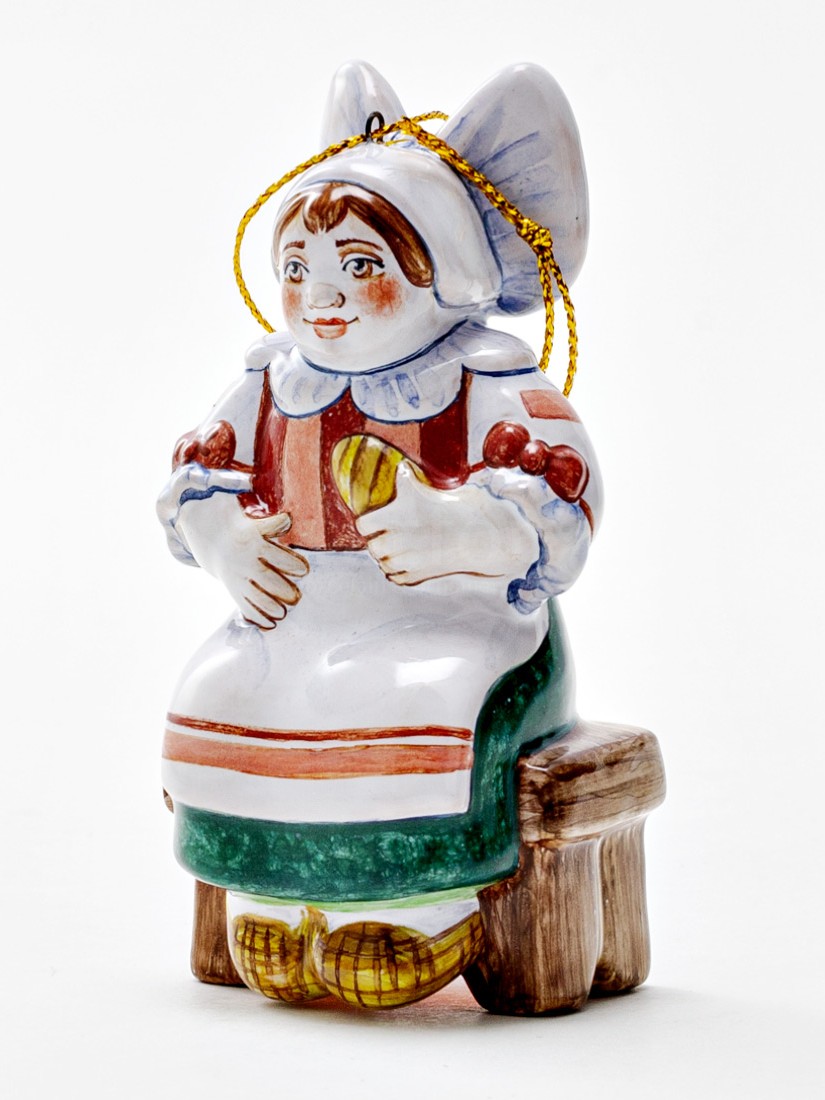 Елочная игрушка «Двенадцать месяцев. Дочка» Майолика. 50 x 90 мм.