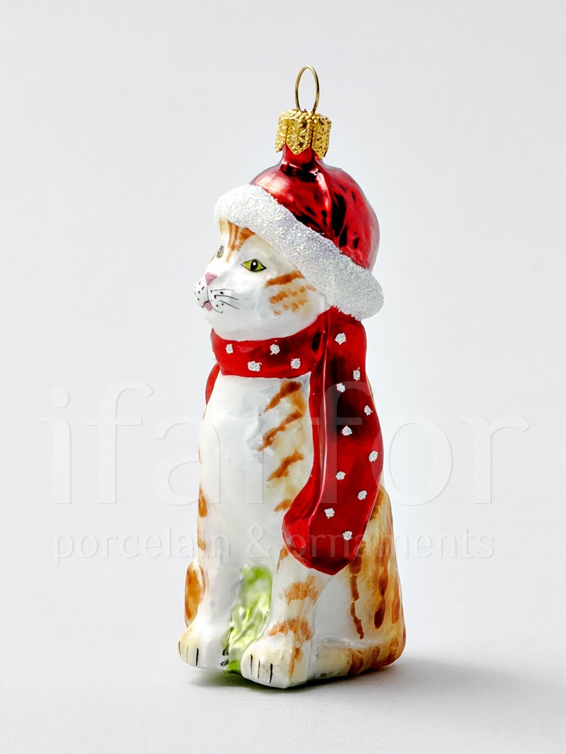 Елочная игрушка «Котик рыженький в шапке Деда Мороза» Стекло. 50 x 105 мм.