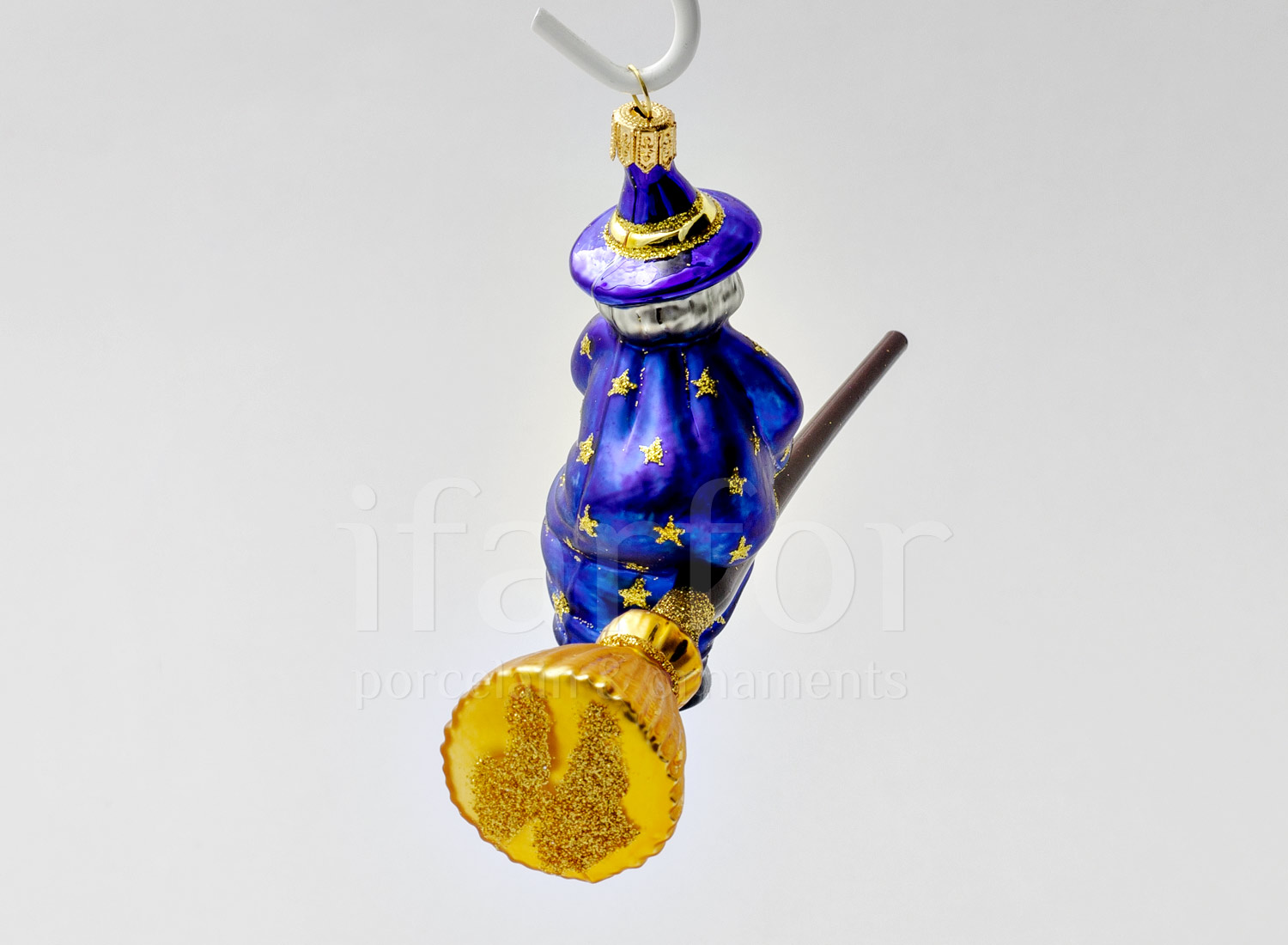 Елочная игрушка «Ведьма на метле (в синем)»