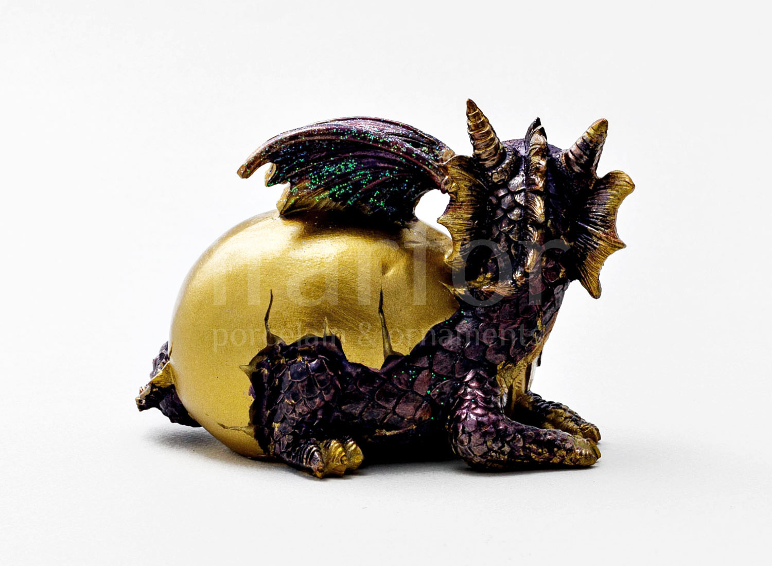 Скульптура Дракончик в золотом яйце 1