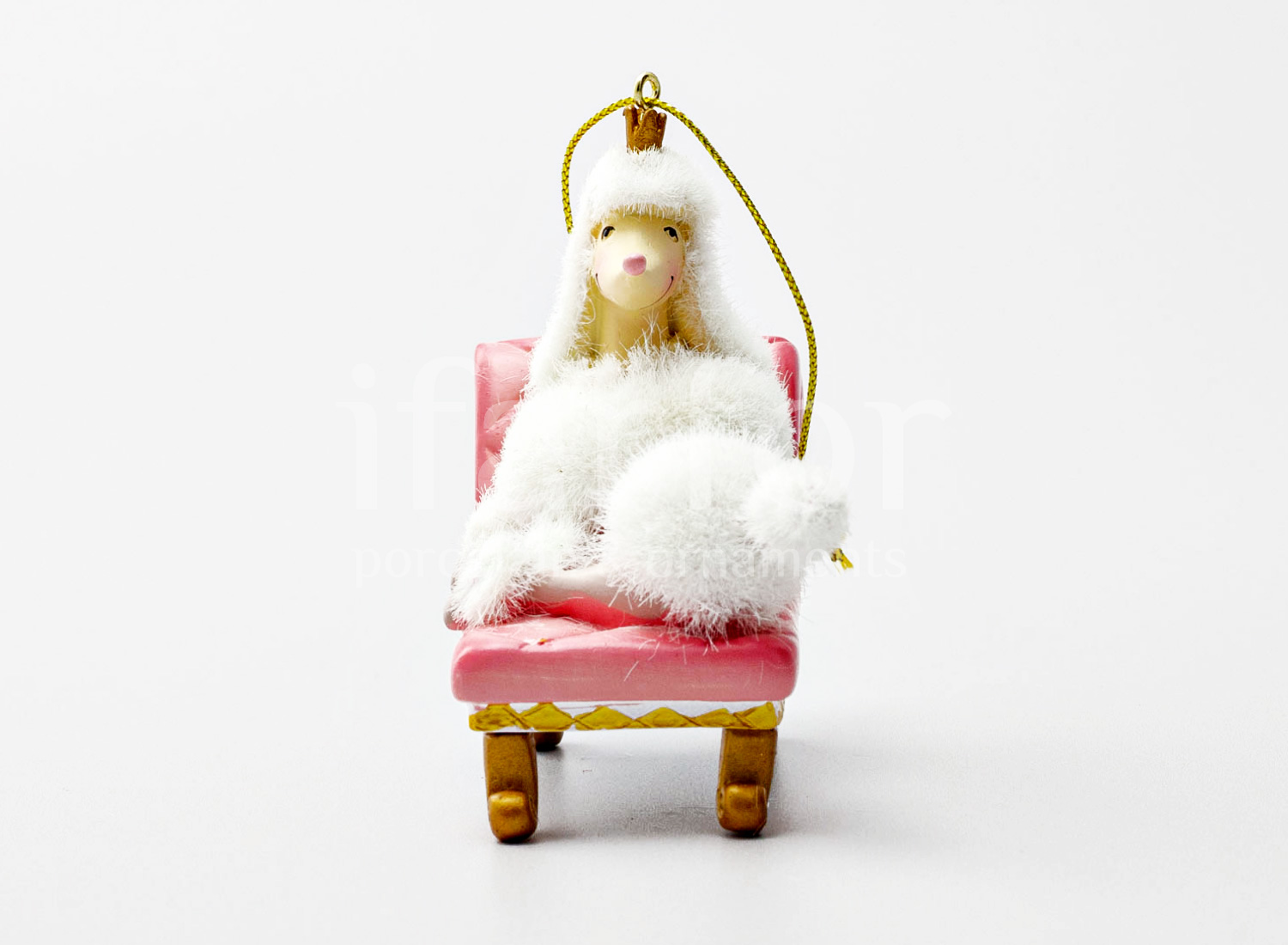 Елочная игрушка «Белый пудель на банкетке»