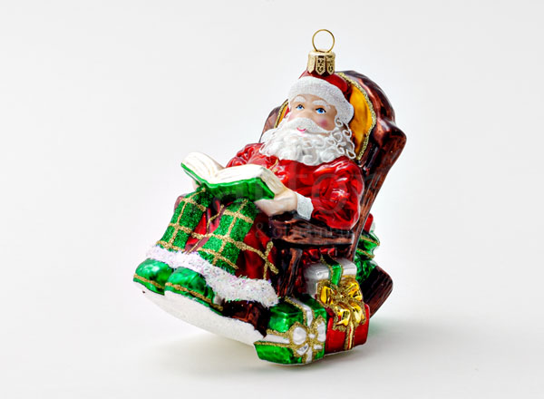 Елочная игрушка Дед Мороз в кресле-качалке