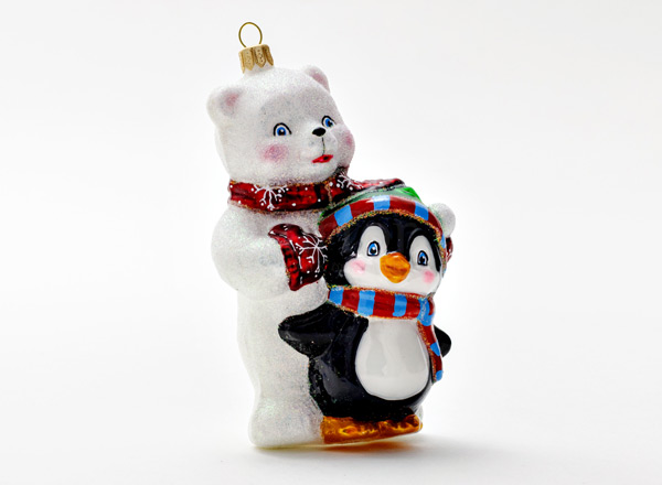 Елочная игрушка Белый медведь с пингвином
