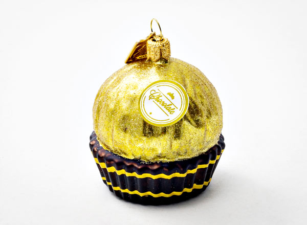 Christmas tree toy Almond-chocolate praline