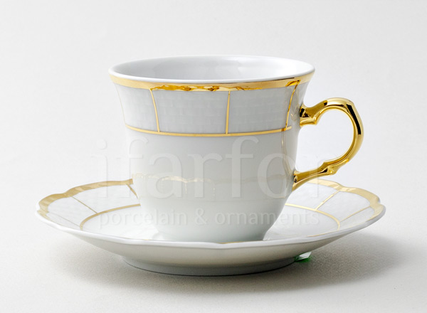 Cup and saucer tea Layering gold Minuet