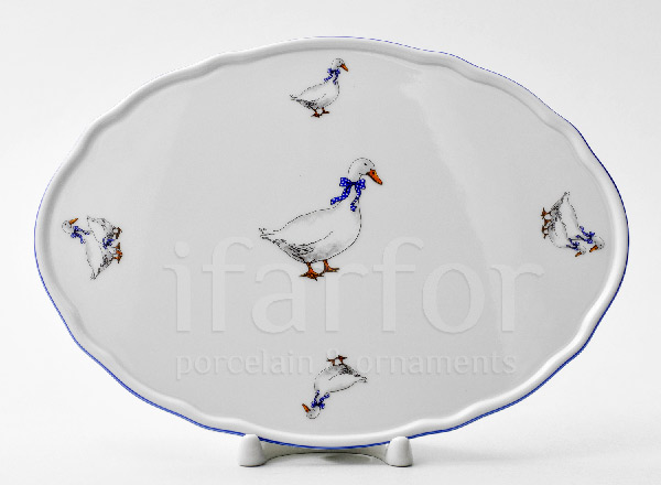 Поднос овальный на 3-х ножках Гуси DUBI