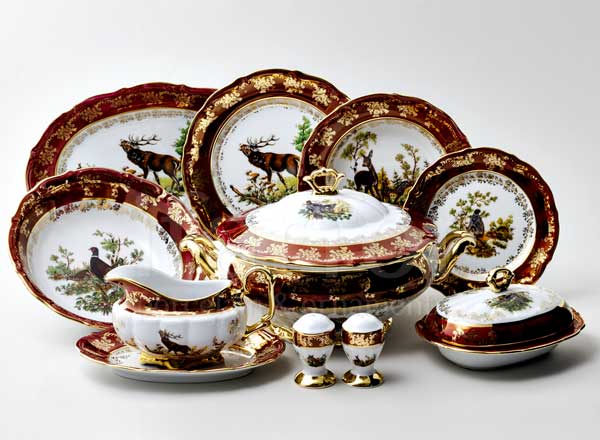 Table Set Hunting Red 6/28 Maria Teresa