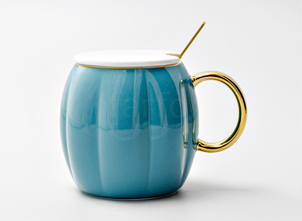 Mug with lid and spoon Turquoise Royal Classics