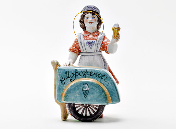 Елочная игрушка Мороженщица