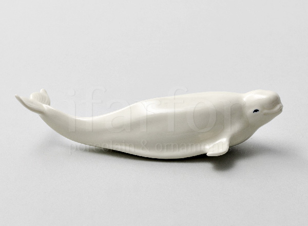 Sculpture rnSmall beluga whale