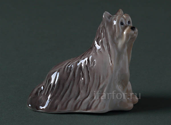 Sculpture Yorkshire terrier grey