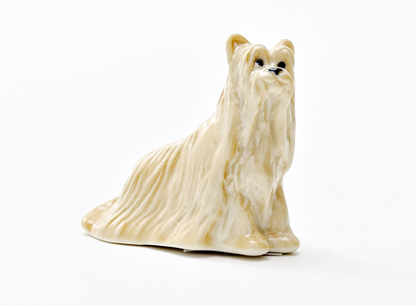 Sculpture Yorkshire terrier beige