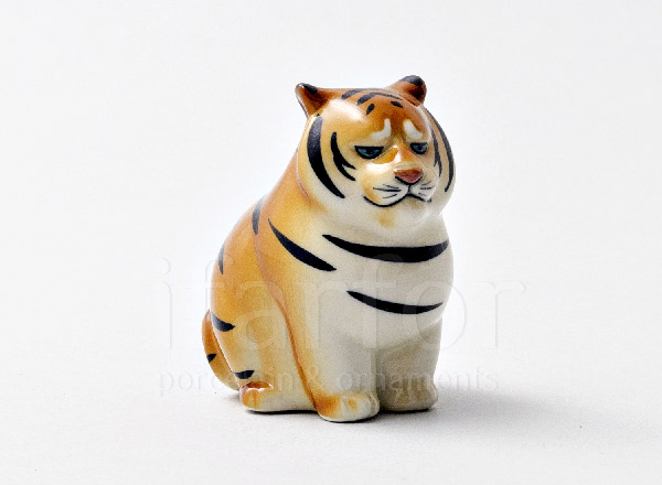 Скульптура Тигр в меру упитанный