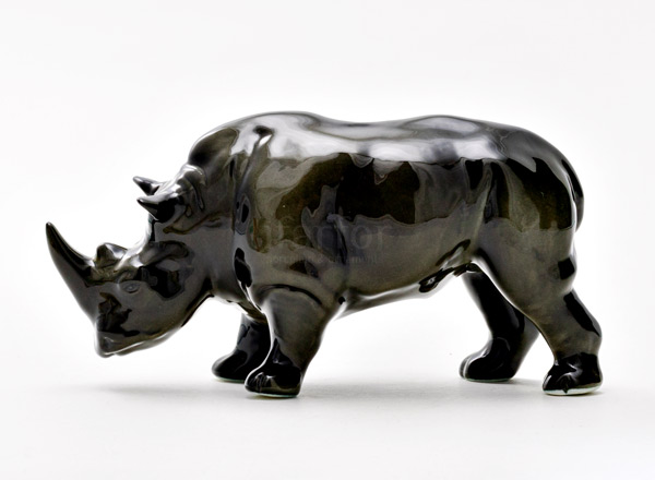 Sculpture Rhinoceros with black horn