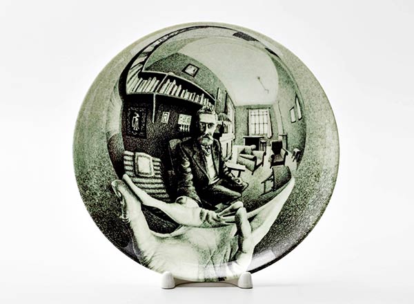 Декоративная тарелка Эшер Мауриц Корнелис Автопортрет в сферическом зеркале
