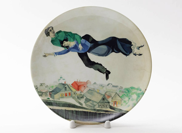 Decorative plate Chagall Mark Zakharovich Flying over the city