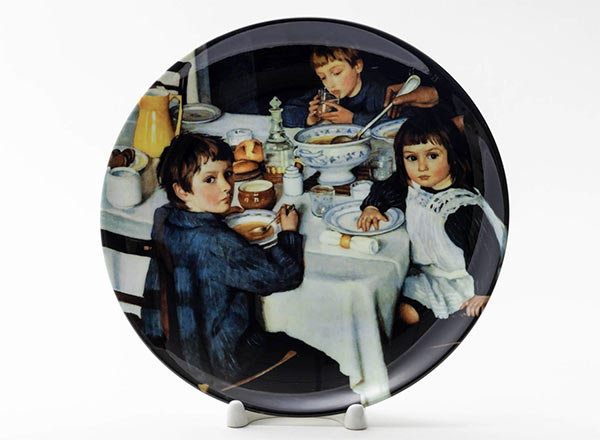 Decorative plate Serebriakova Zinaida At breakfast