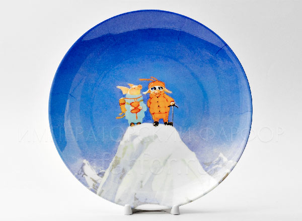 Декоративная тарелка  Поросята альпинисты