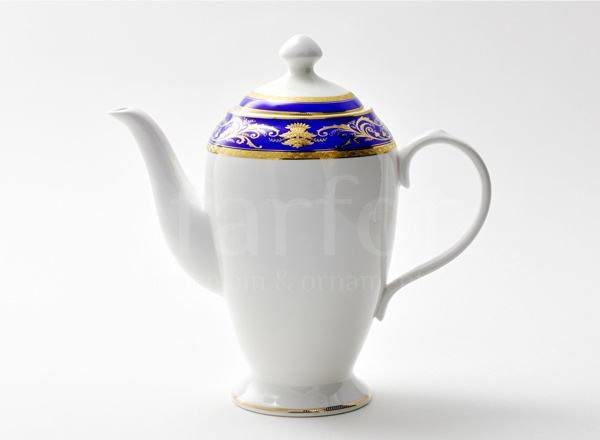 Teapot brewing Cobalt Imperial