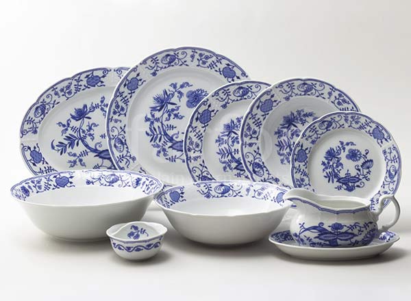 Table Set Bulbous pattern. Zwiebelmuster 6/25 Natalie