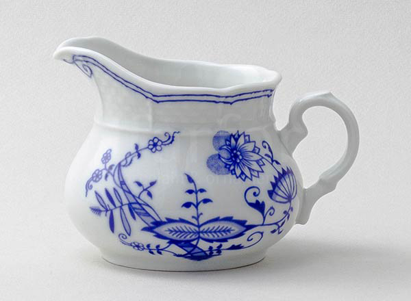 Creamer Bulbous pattern. Zwiebelmuster Natalie