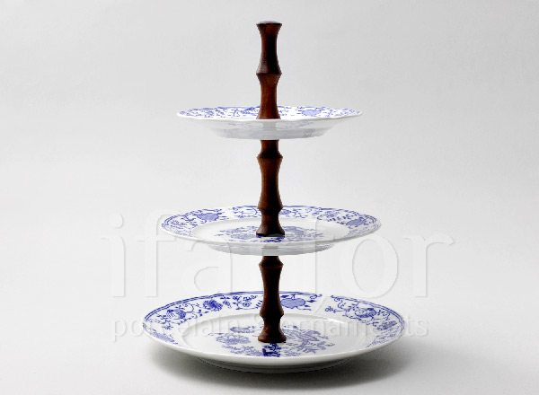 Serving stand three-tiered Bulbous pattern. Zwiebelmuster Natalie