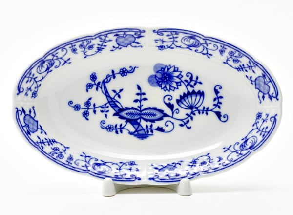 Dish/ platter oval Bulbous pattern. Zwiebelmuster Natalie