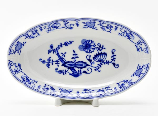 Dish/ platter oval Bulbous pattern. Zwiebelmuster Natalie