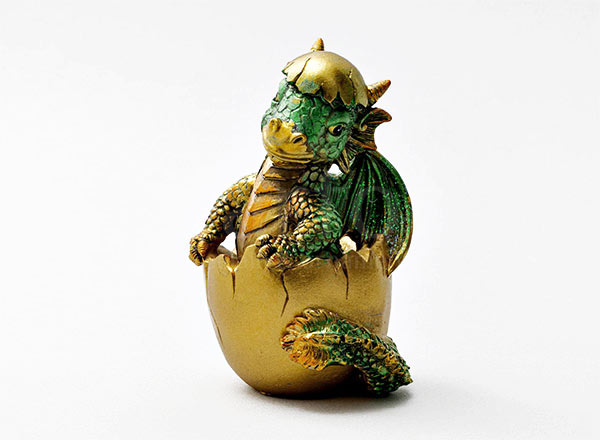 Скульптура Дракончик в золотом яйце 2