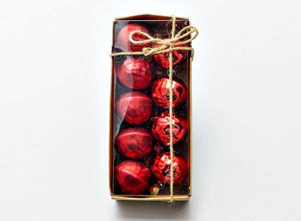 Set of Christmas tree toys Ruby red Nut