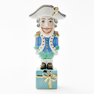Елочная игрушка Щелкунчик на подарке бирюзовый
