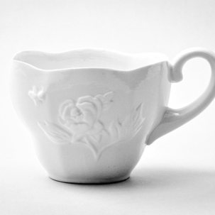 Чашка чайная Цветочный рельеф Белый
