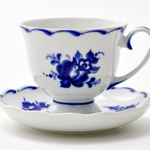 Чашка с блюдцем чайная Гжель ягодка Лотос