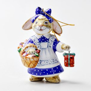 Елочная игрушка Зайчиха со сладостями