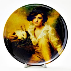 Декоративная тарелка Мальчик и кролик