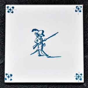 Изразец Голландский. Солдат с аркебузой и саблей