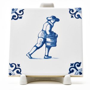 Изразец Голландский. Мужчина с ведром