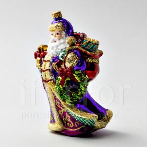 Елочная игрушка в подарочной коробке Дед Мороз с венком и посохом 105 x 180 мм.