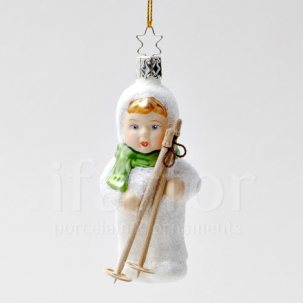 Елочная игрушка Детские игры на снегу. Маленький лыжник