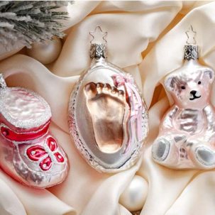 Набор елочных игрушек Следочек, медвежонок, пинетка розовый 1/3