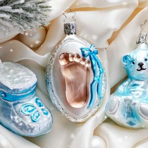 Набор елочных игрушек Следочек, медвежонок, пинетка голубой 1/3